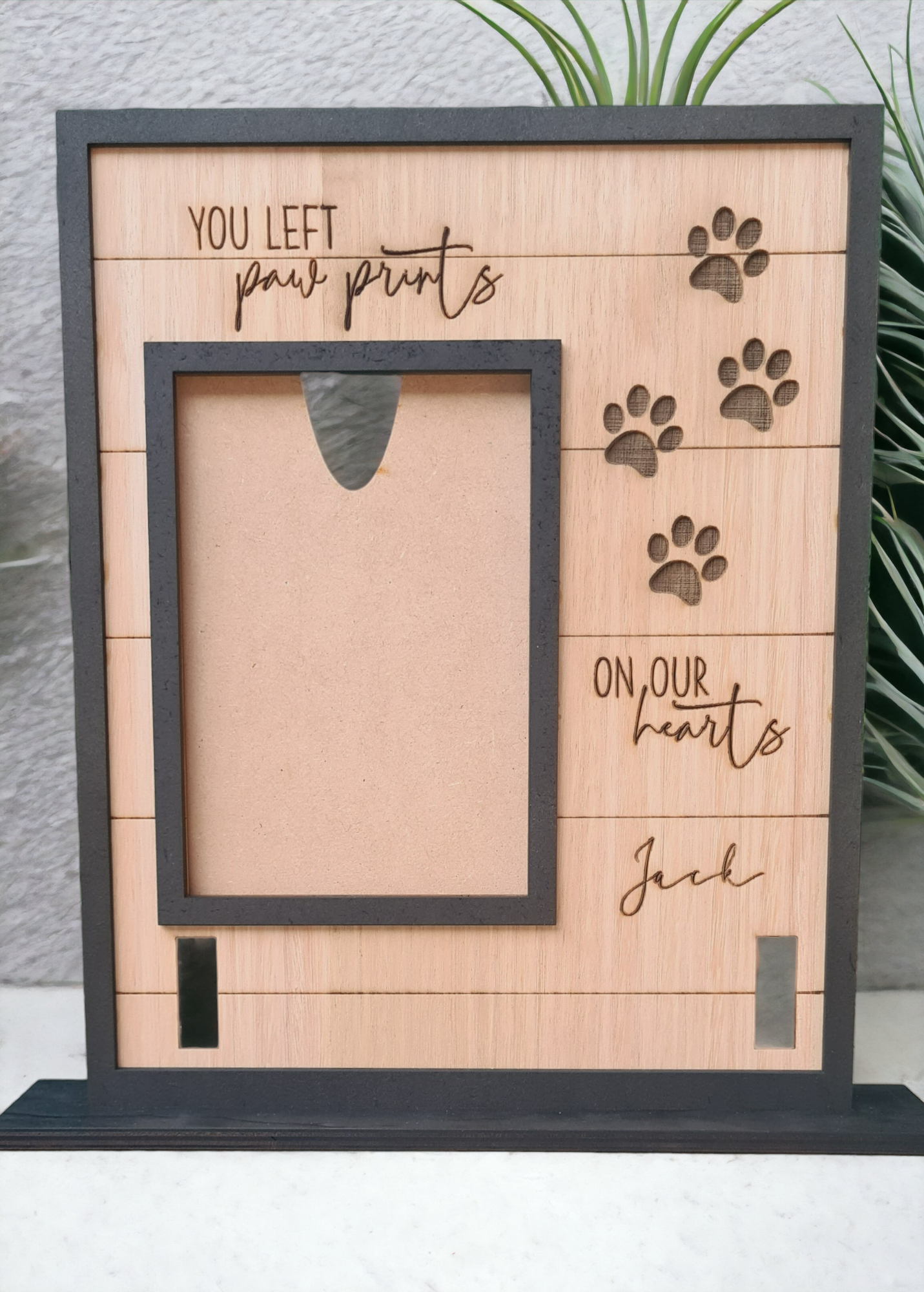 Pet collar memorial stand